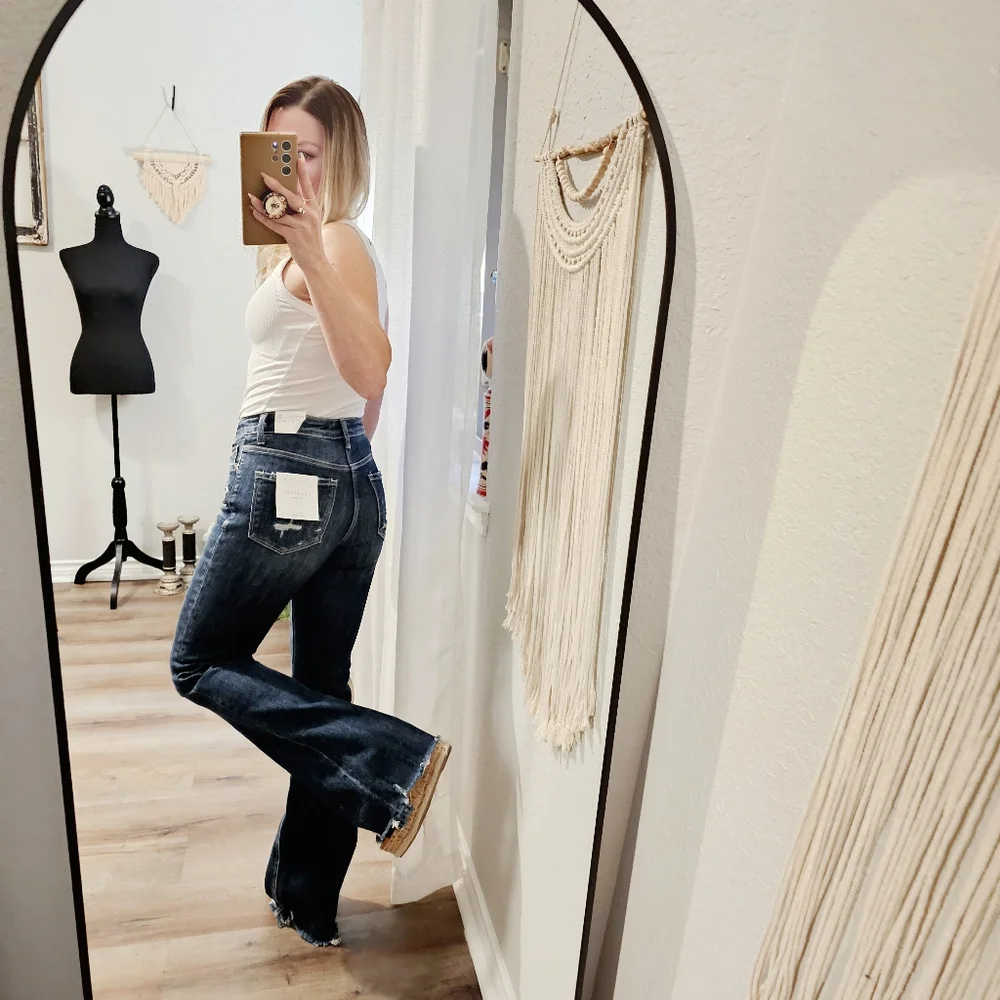 Lovervet (Vervet by Flying Monkey)  Distressed Flare Jeans Size 5(27) - Picture 8 of 15
